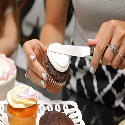 "Butter Cake Spatula – Cream Sandwich Icing Smoother"
