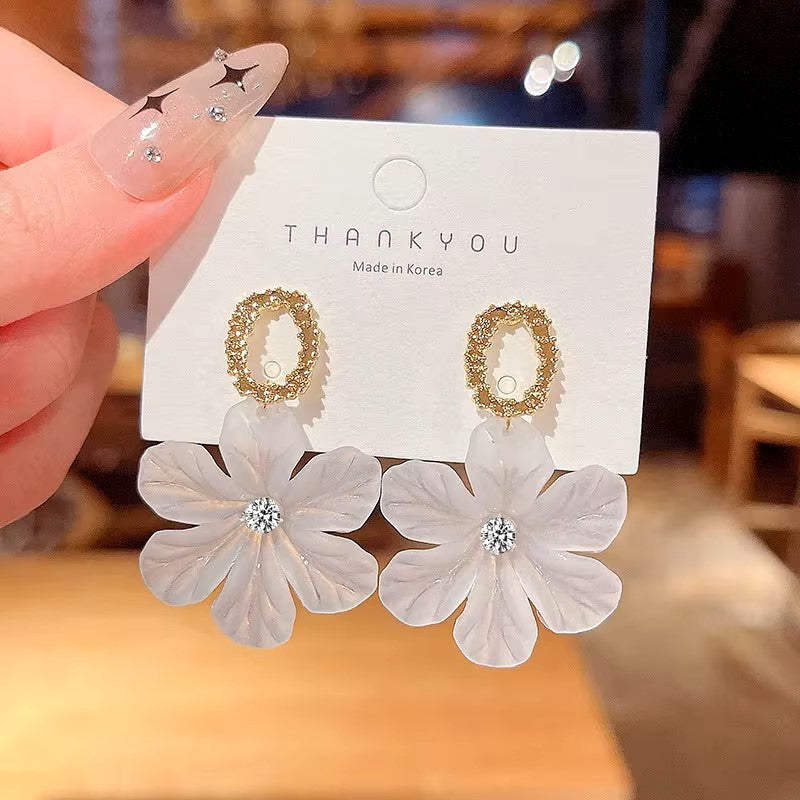 Translucent White Flower Hanging Earrings for Women Rhinestone Ball Middle Petals Sweet Korean New Beach Vacation Ear Decoration dealshavens