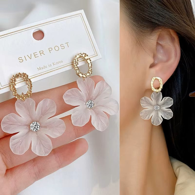 Translucent White Flower Hanging Earrings for Women Rhinestone Ball Middle Petals Sweet Korean New Beach Vacation Ear Decoration dealshavens